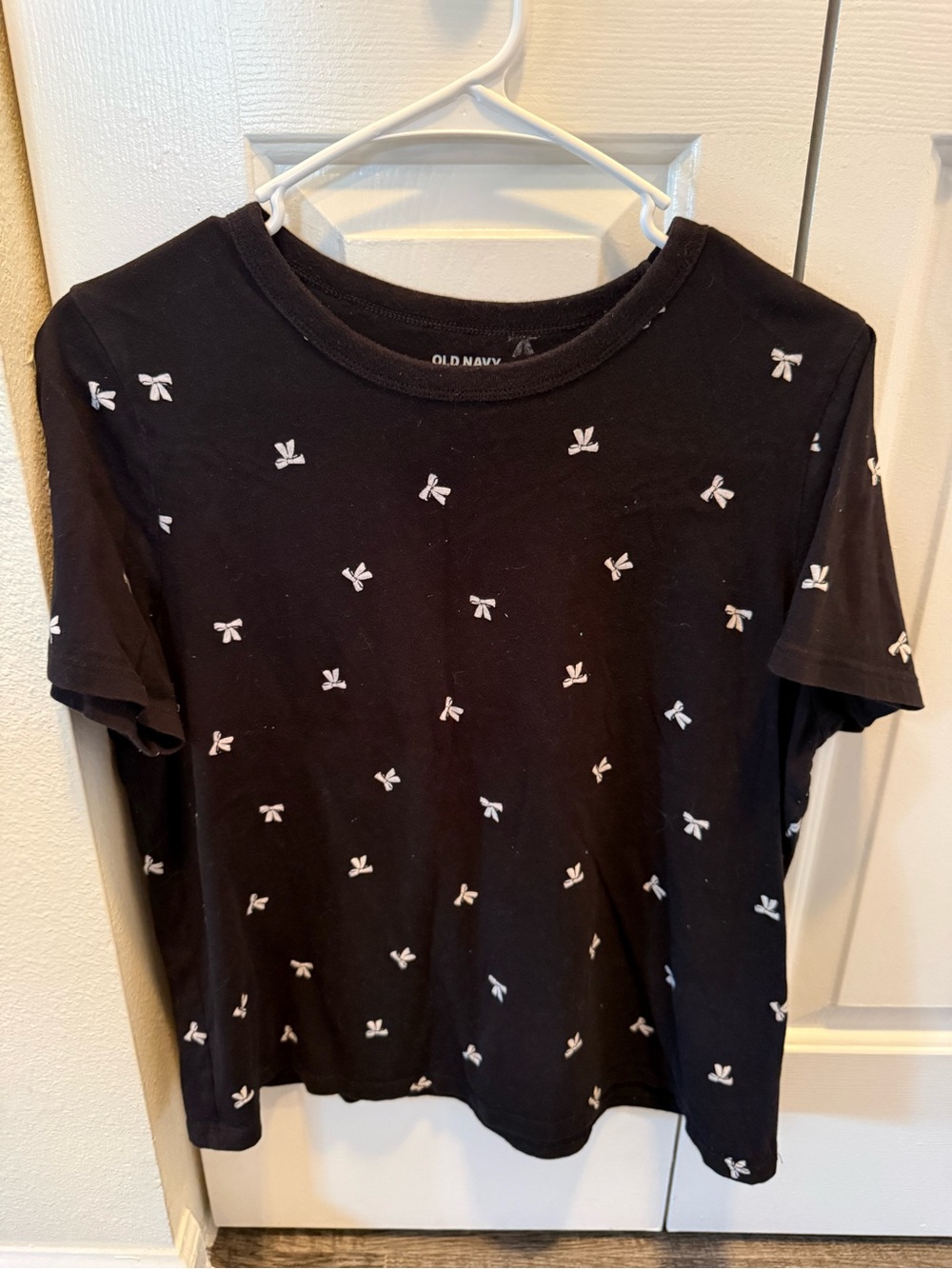 Old Navy Black Tee with White Bow Pattern